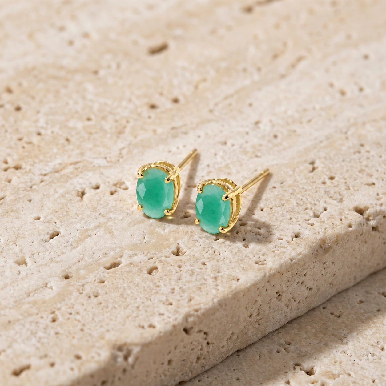 Yellow Gold Belle Earrings Emerald 10K — Genoveffa