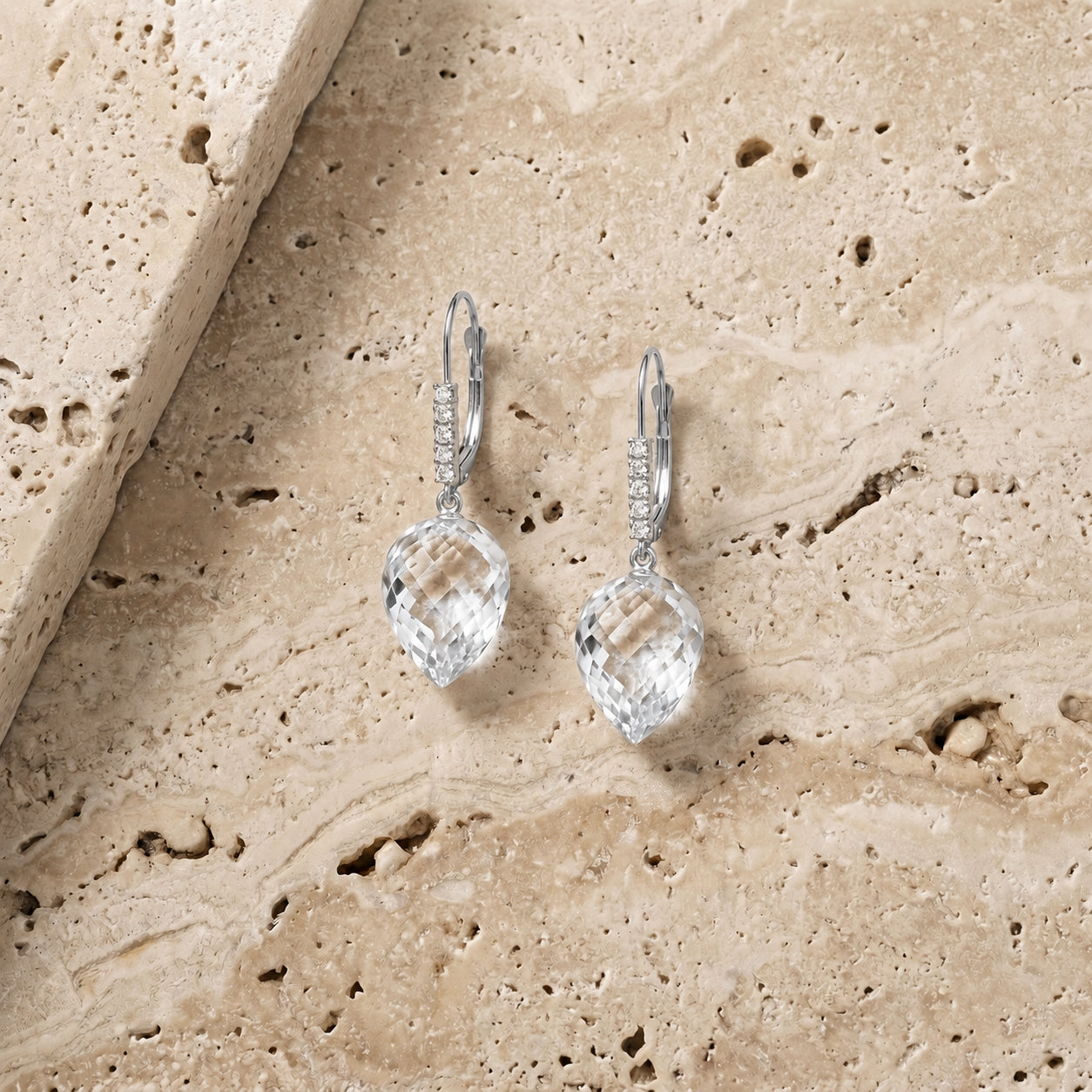 White Gold Belle Earrings Emerald 10K — Nilde