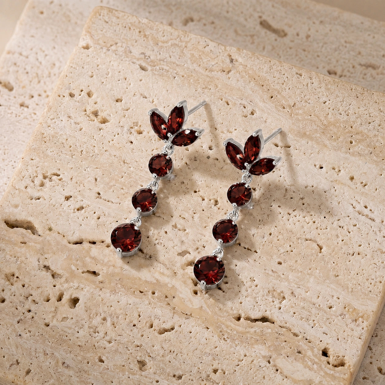 White Gold Garnet — Mariagaetana