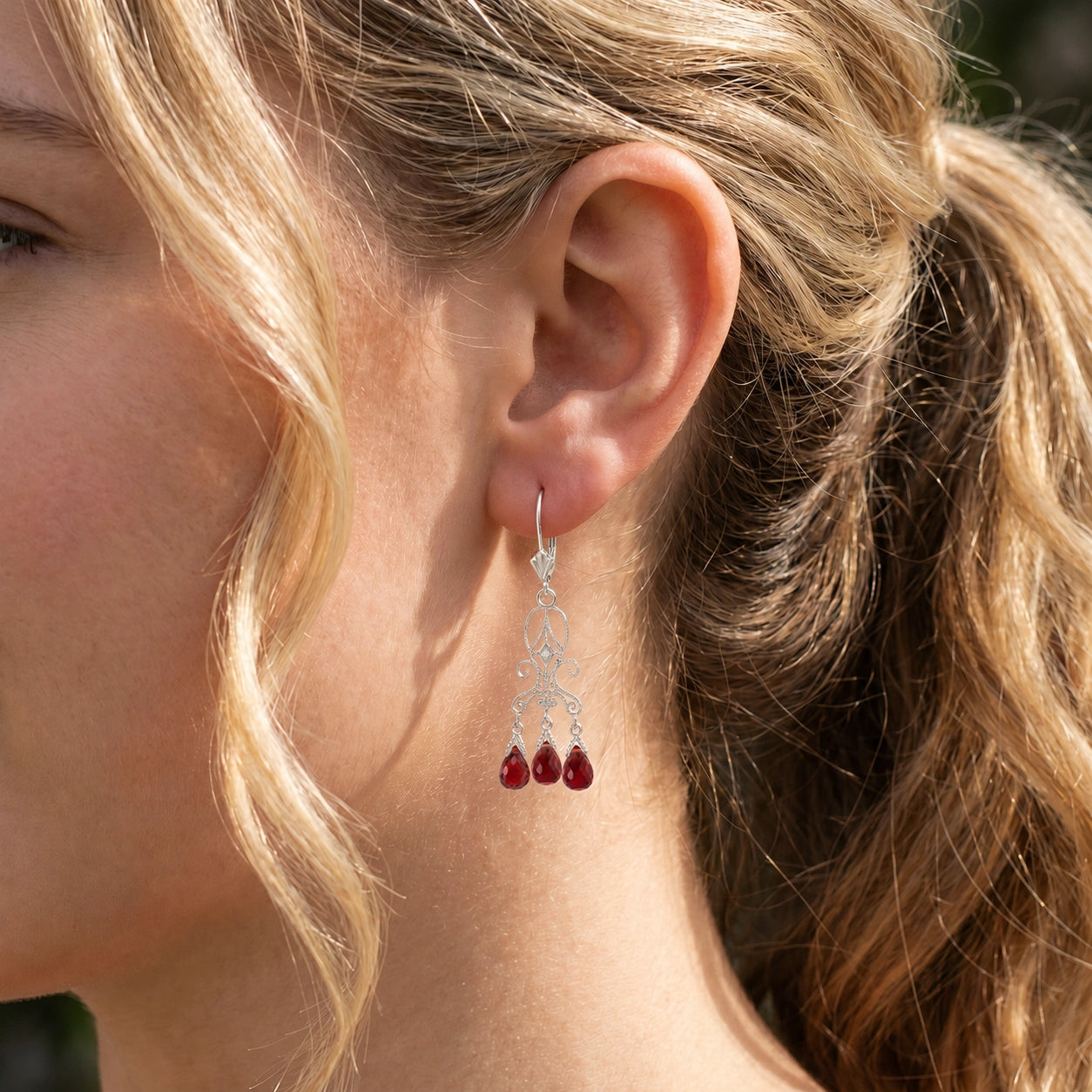 White Gold Garnet & Diamond — Mariagaia