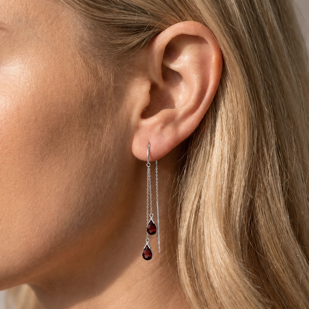 White Gold Garnet — Mariagalatea