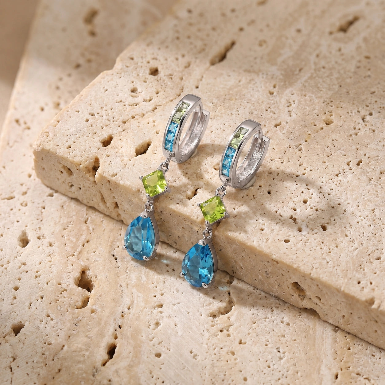 White Gold Blue Topaz & Peridot — Mariagemma