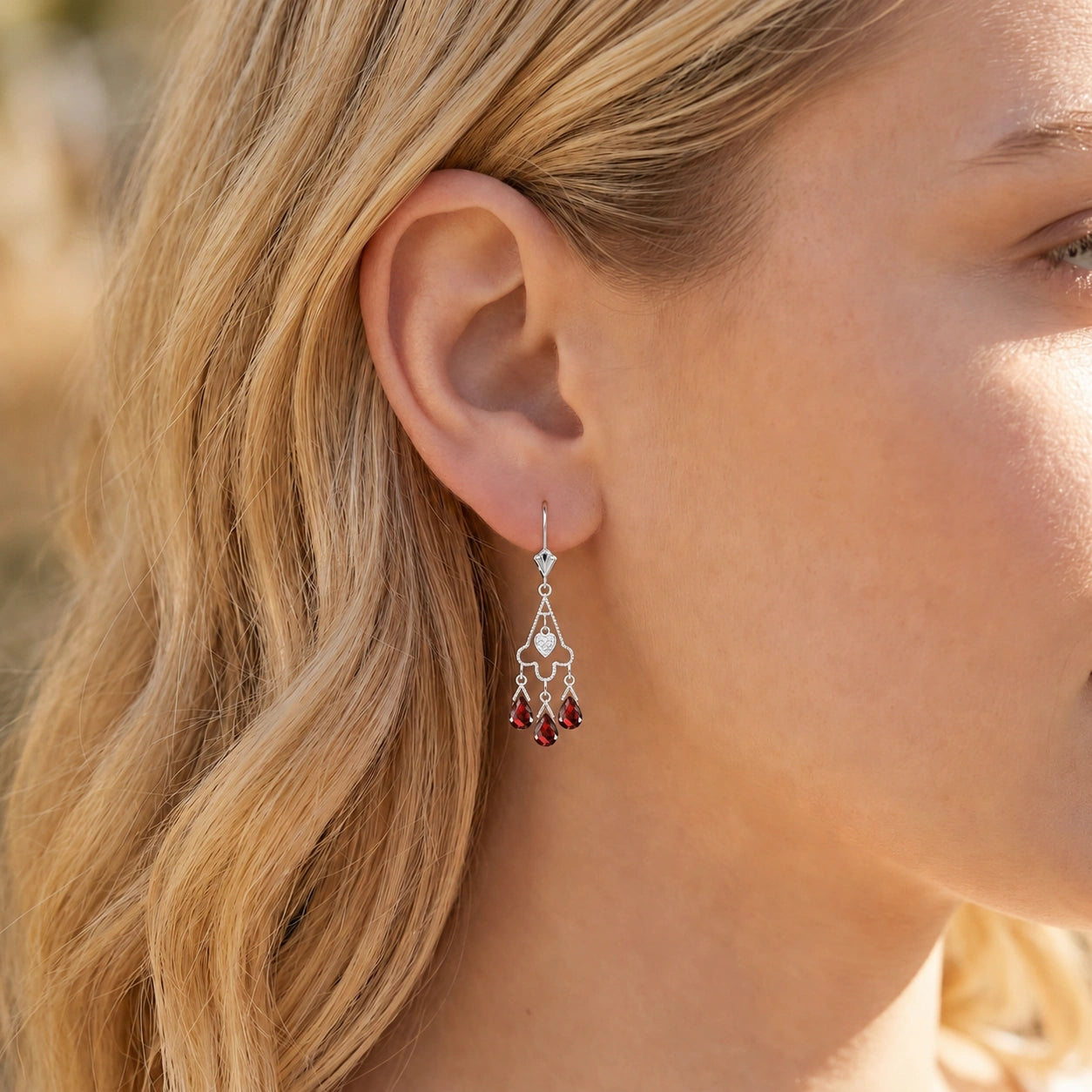 White Gold Garnet & Diamond — Mariagenoveffa
