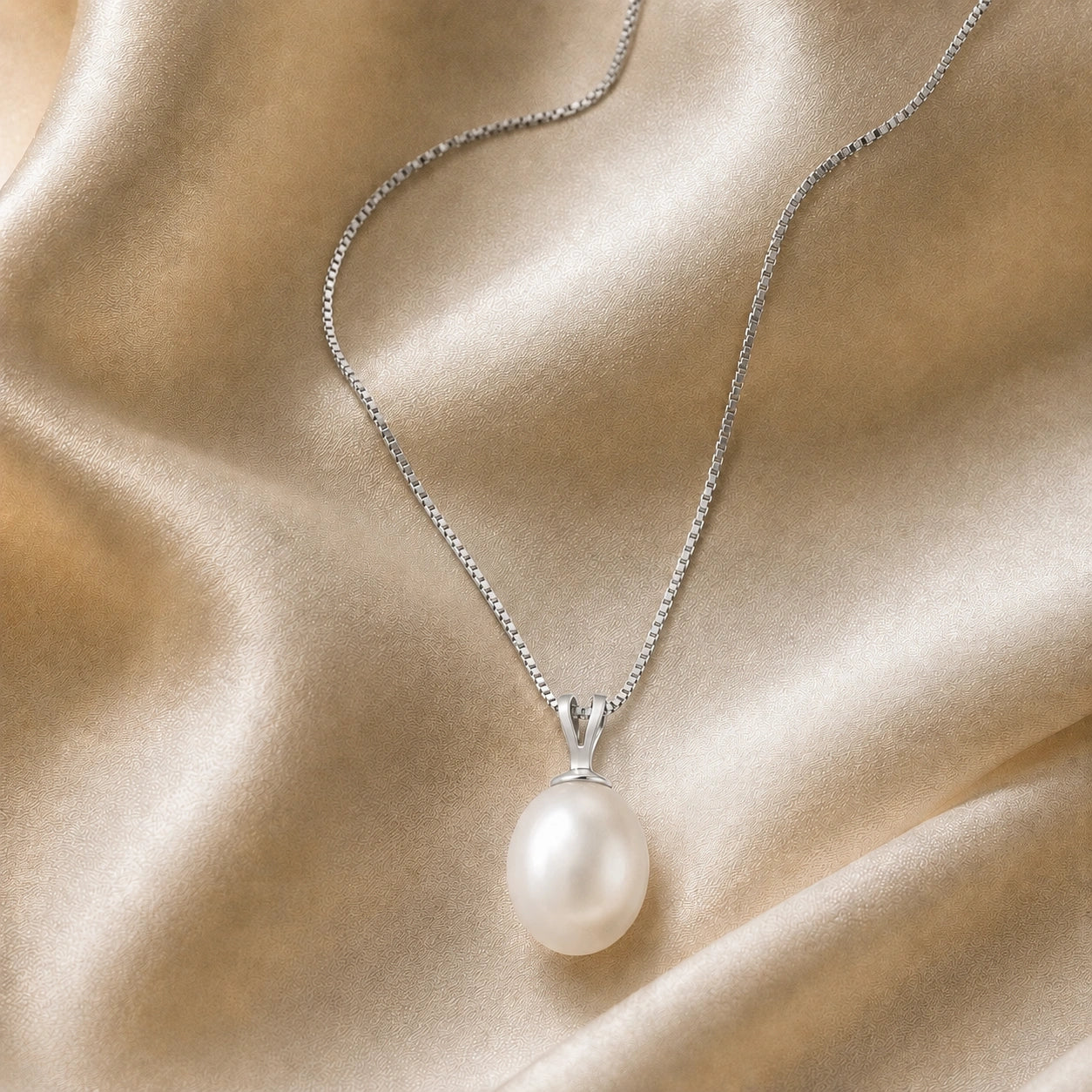 White Gold Belle Pendant Necklace Pearl 10K — Carina