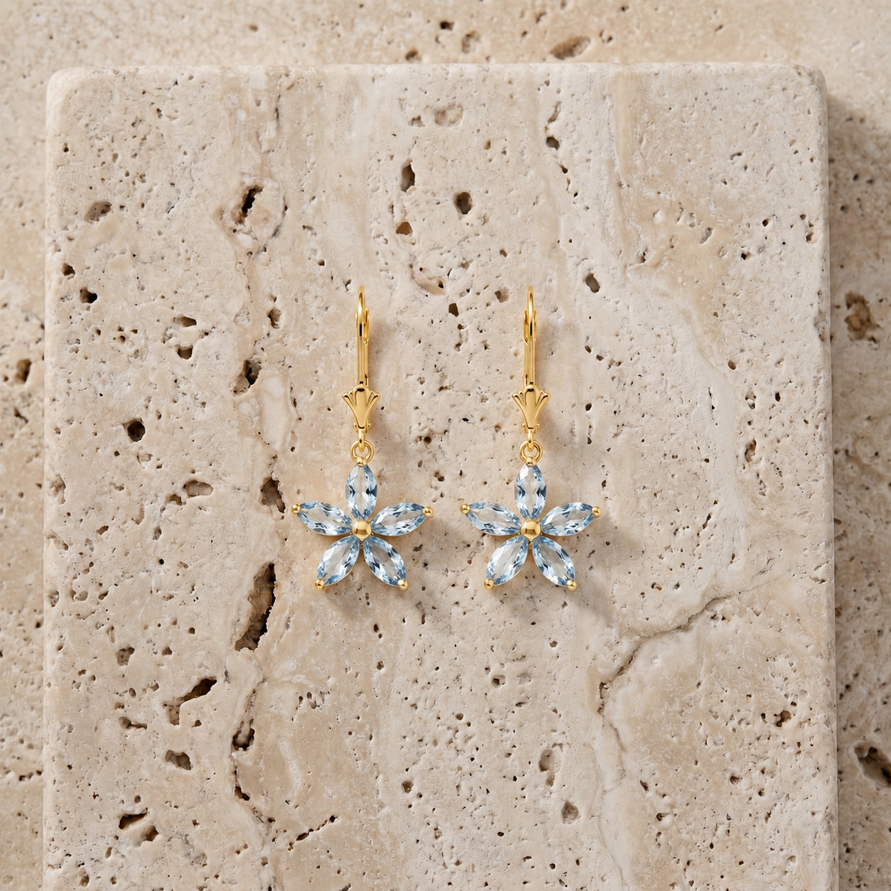 Yellow Gold Heritage Earrings Emerald 10K — Stella