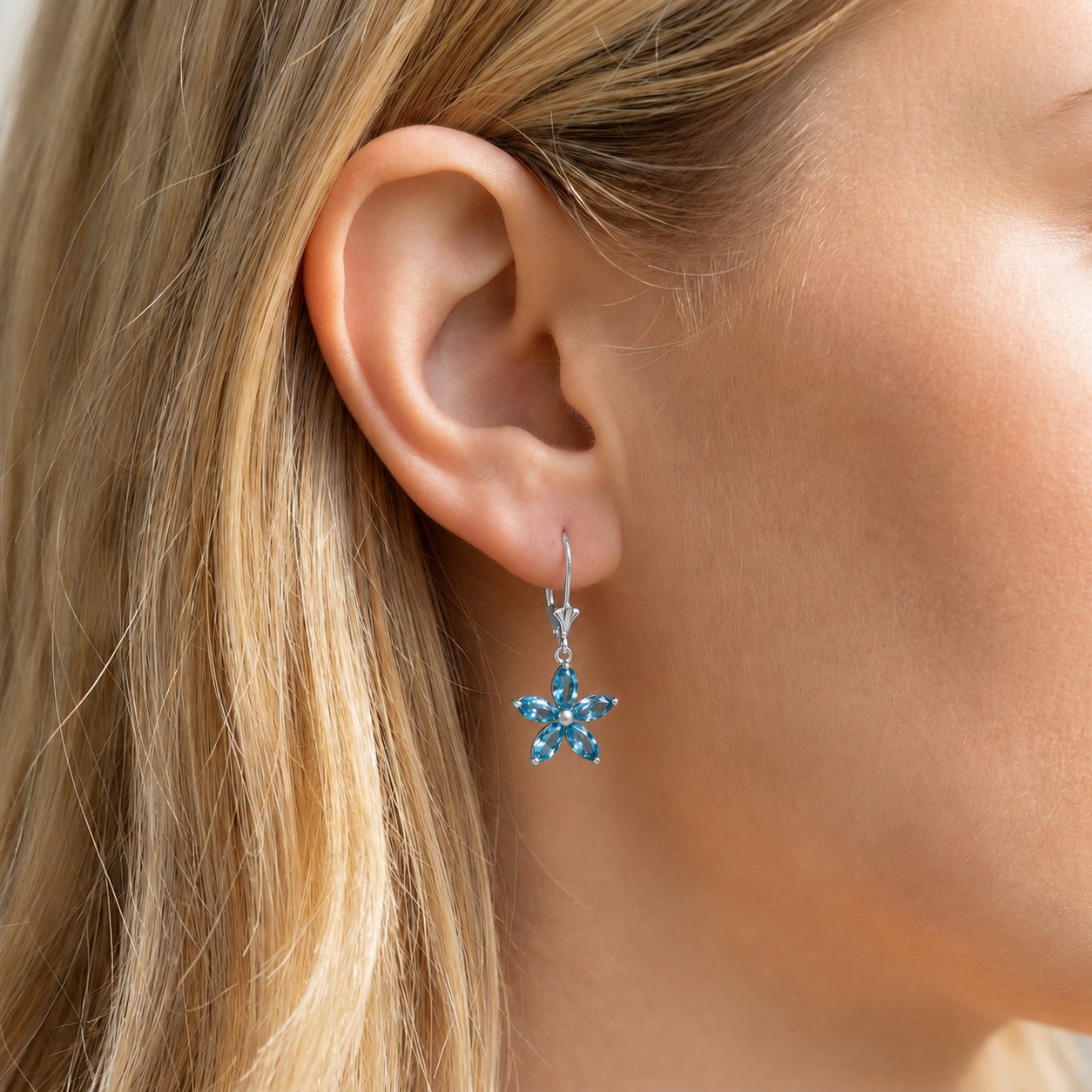 White Gold Heritage Earrings Ruby 10K — Stella