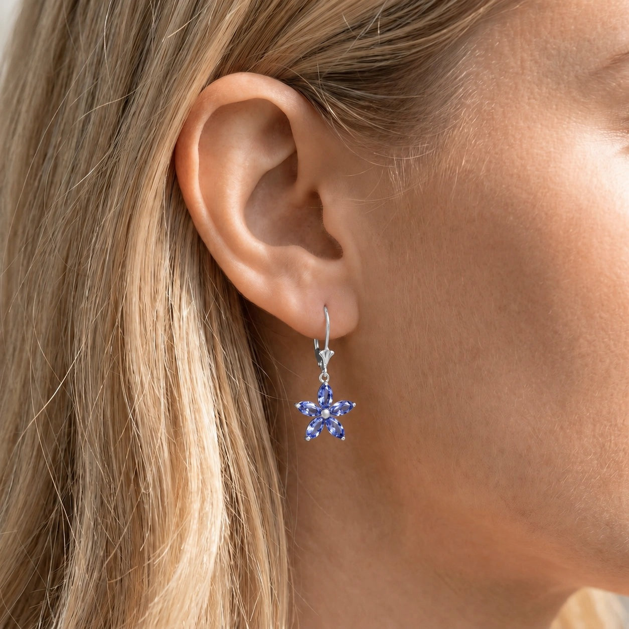 White Gold Heritage Earrings Tanzanite 10K — Stella