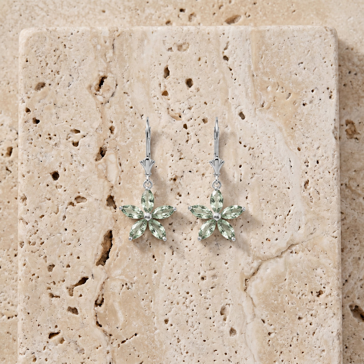 White Gold Heritage Earrings Garnet 10K — Stella