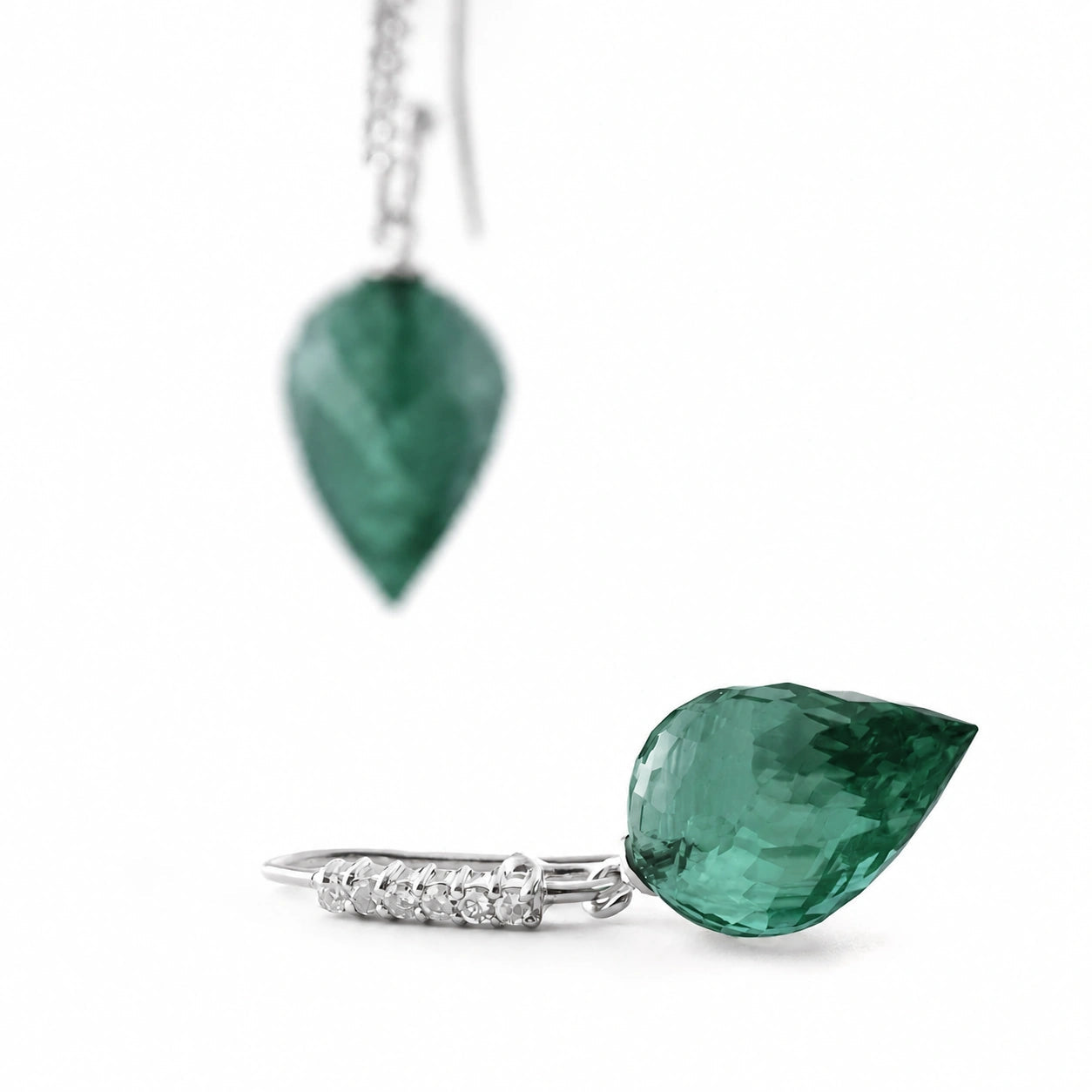 White Gold Earrings Emerald 10K — Carina