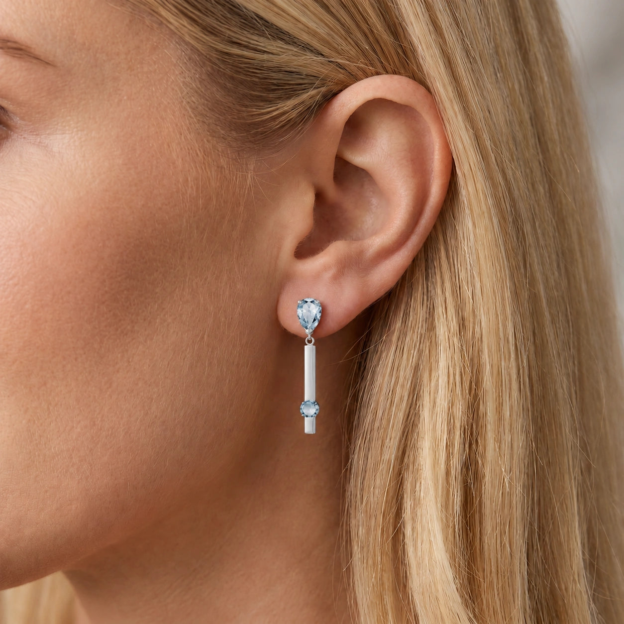 White Gold Aquamarine — Mariagertrude
