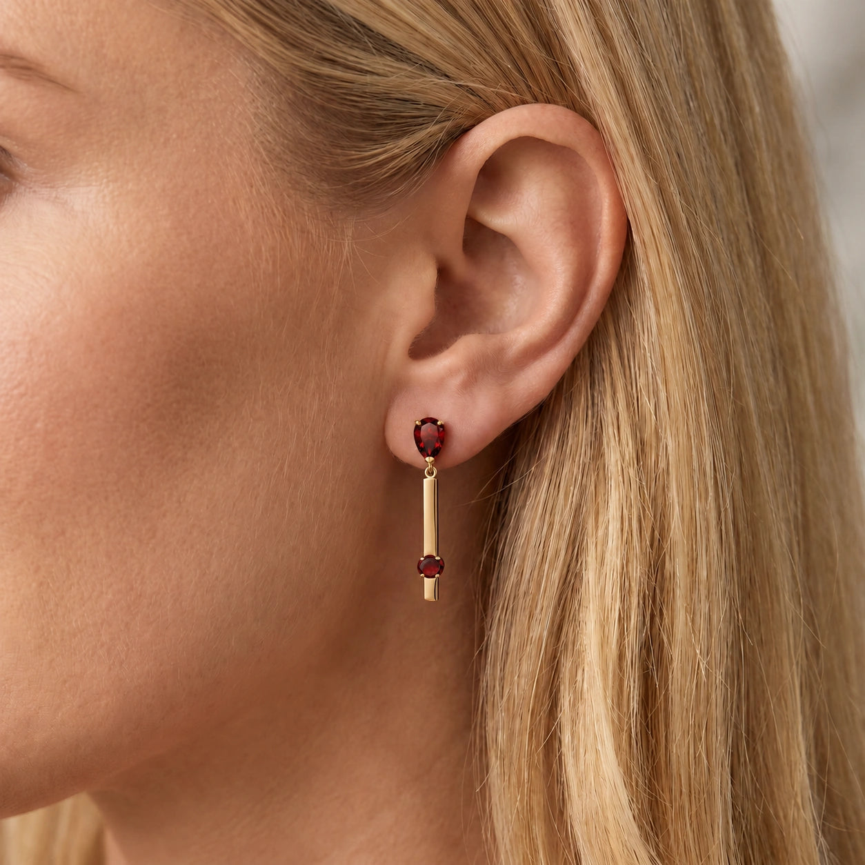 Yellow Gold Garnet — Mariagertrude