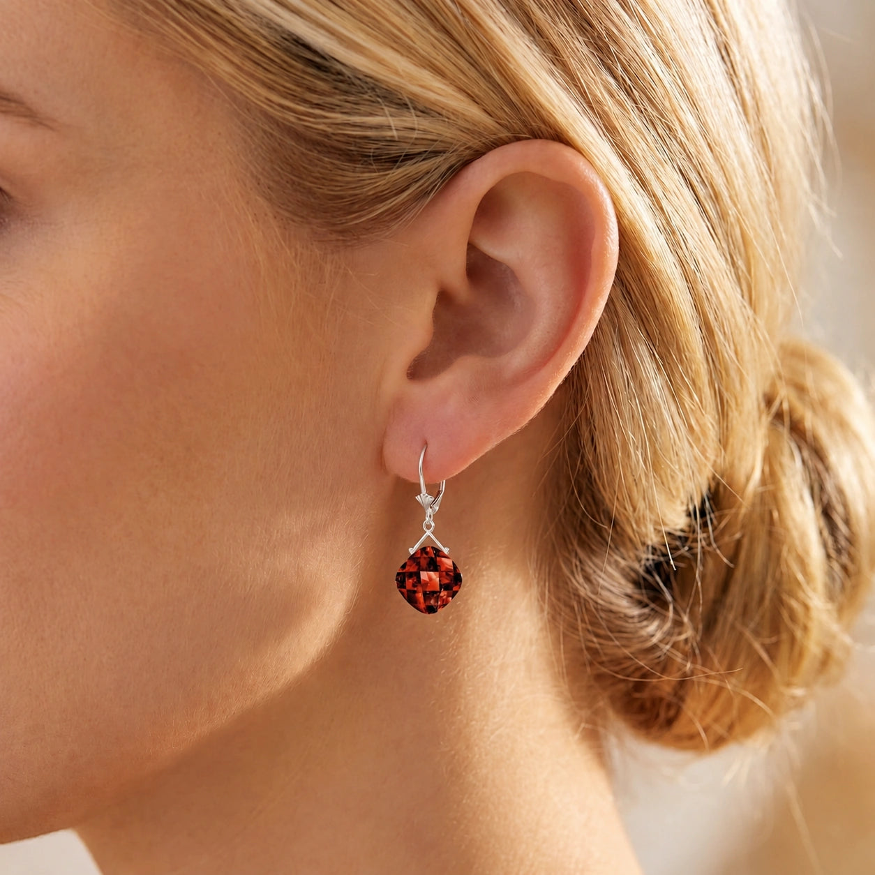 White Gold Garnet — Mariagiada