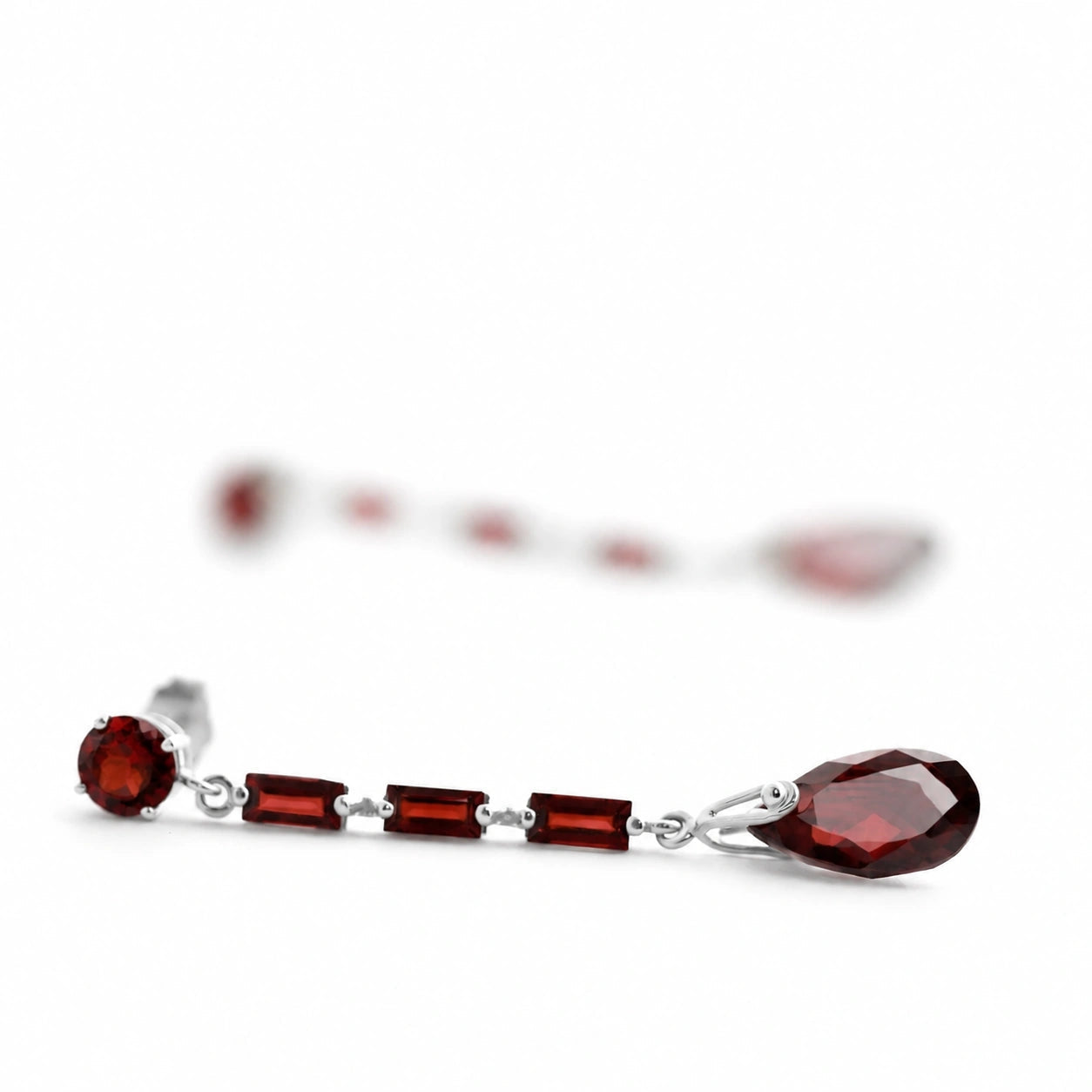 White Gold Garnet — Mariagioconda