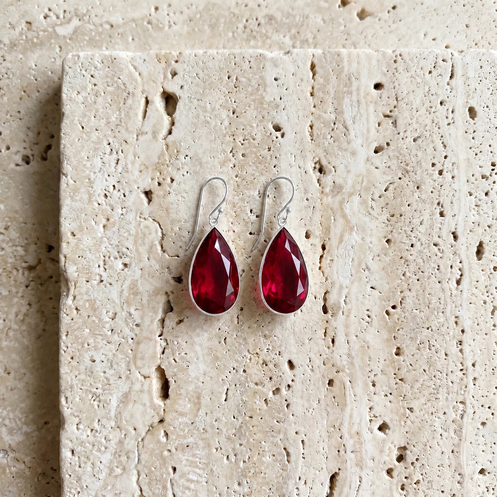 White Gold Ruby — Mariagioia