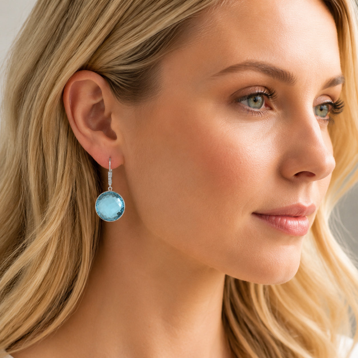 White Gold Earrings Sapphire 10K — Felicia