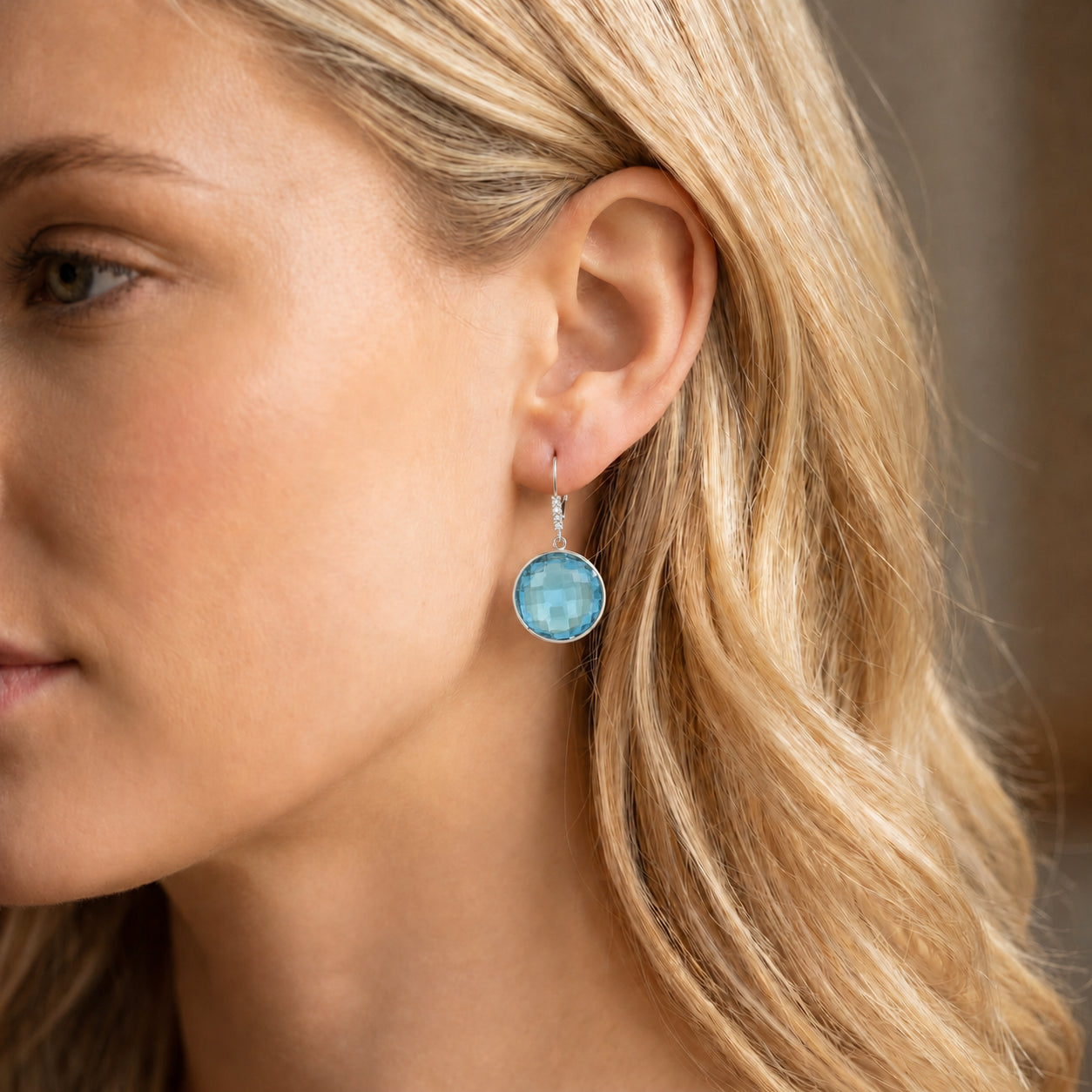White Gold Earrings Sapphire 10K — Felicia