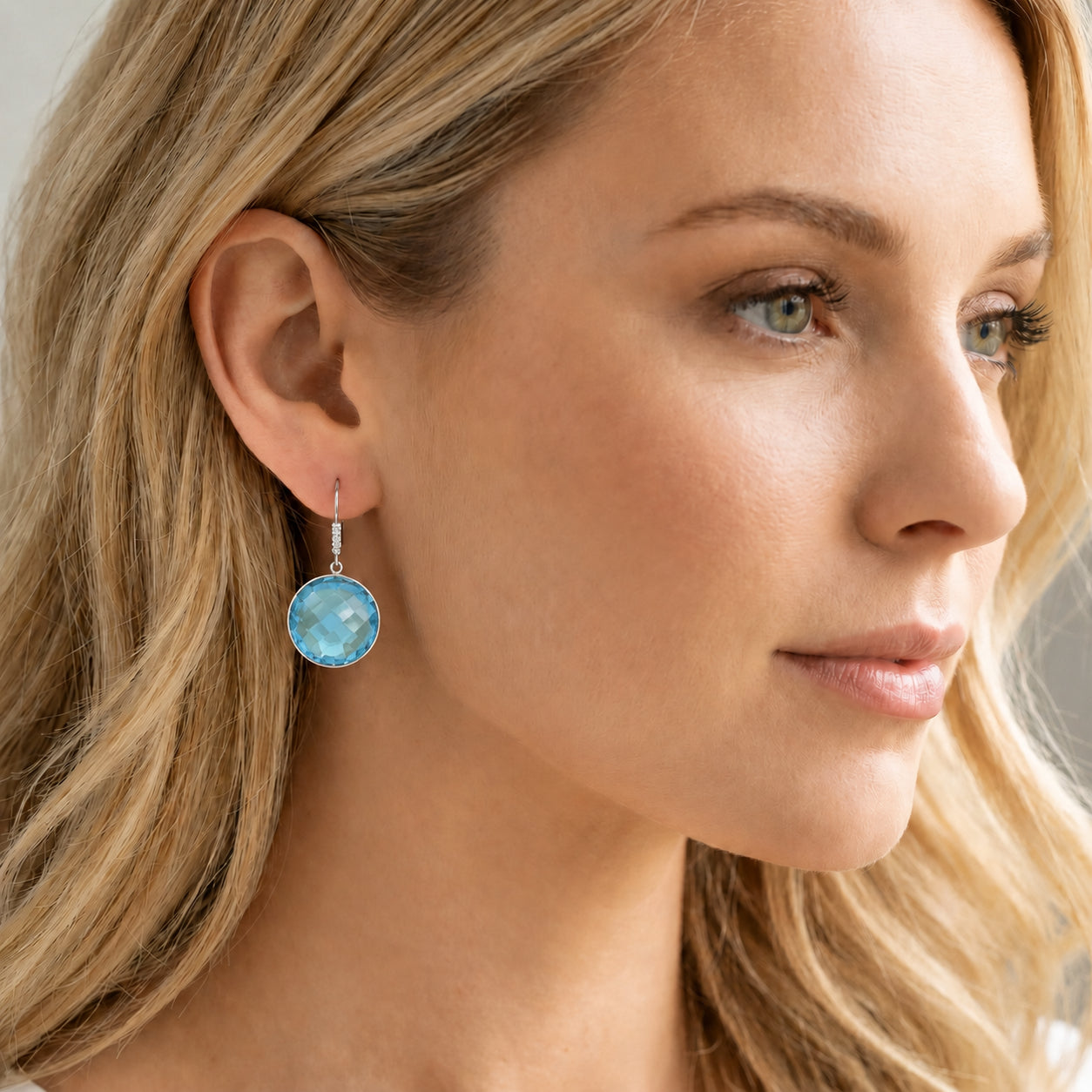 White Gold Earrings Sapphire 10K — Felicia