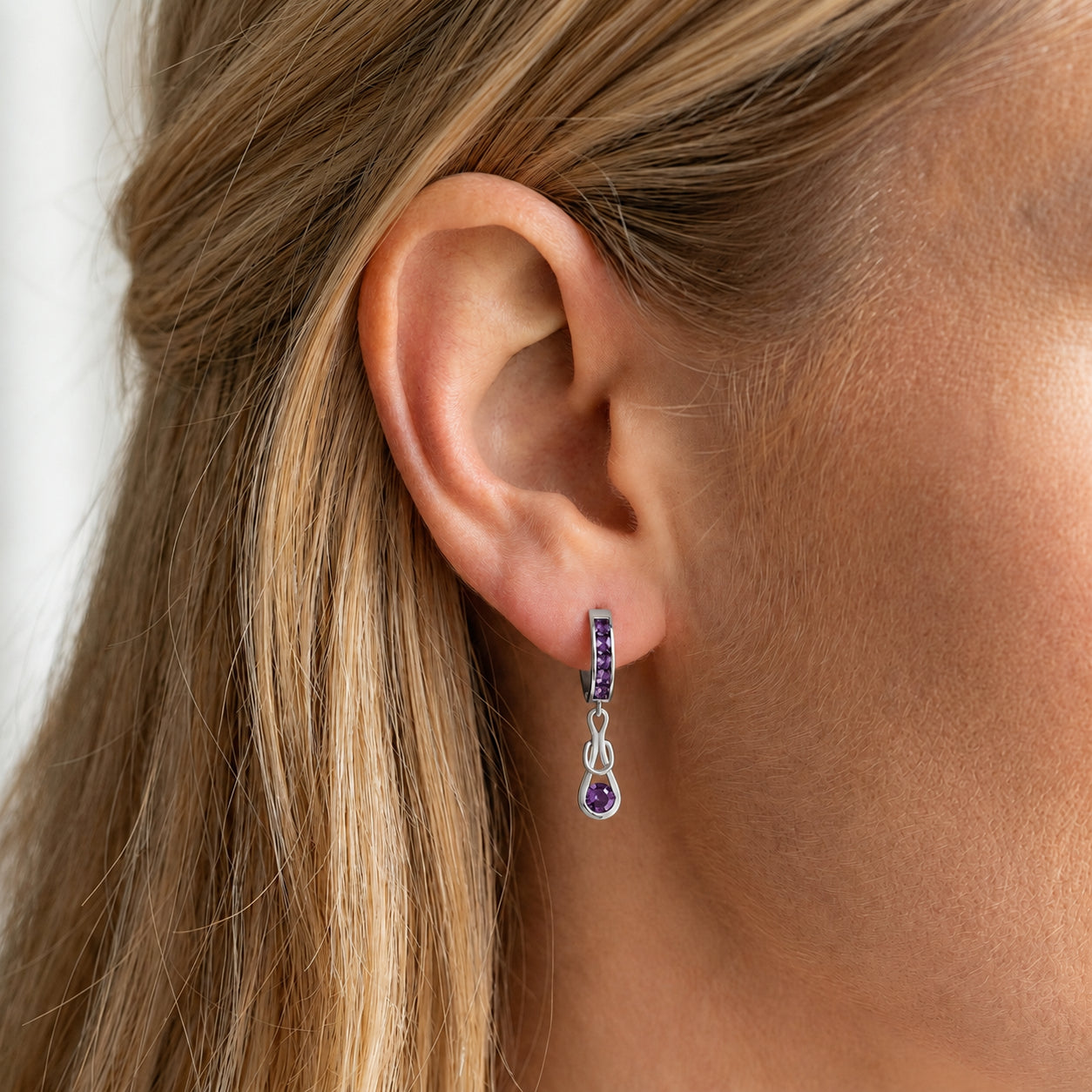 White Gold Earrings Amethyst 10K — Candida