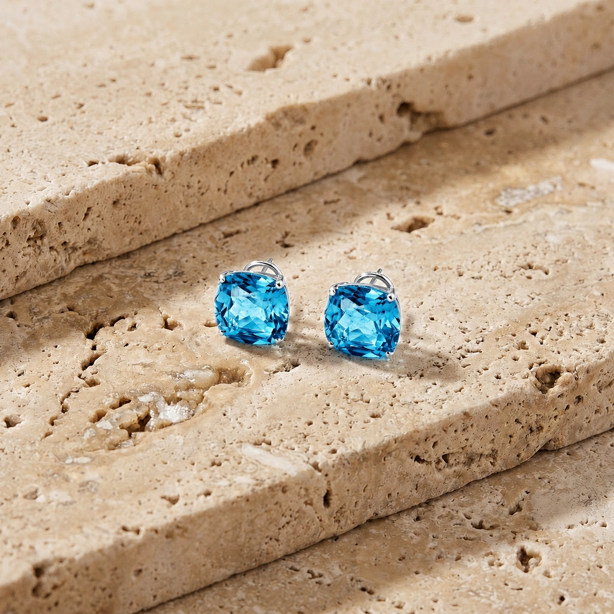 White Gold Blue Topaz — Mariagiuditta