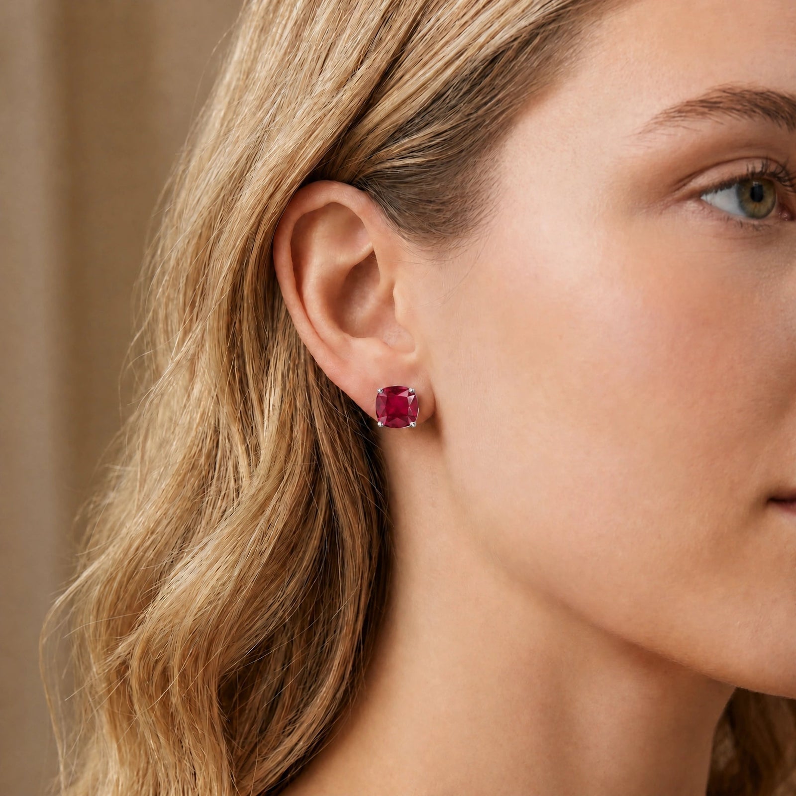 White Gold Ruby — Mariagiuditta