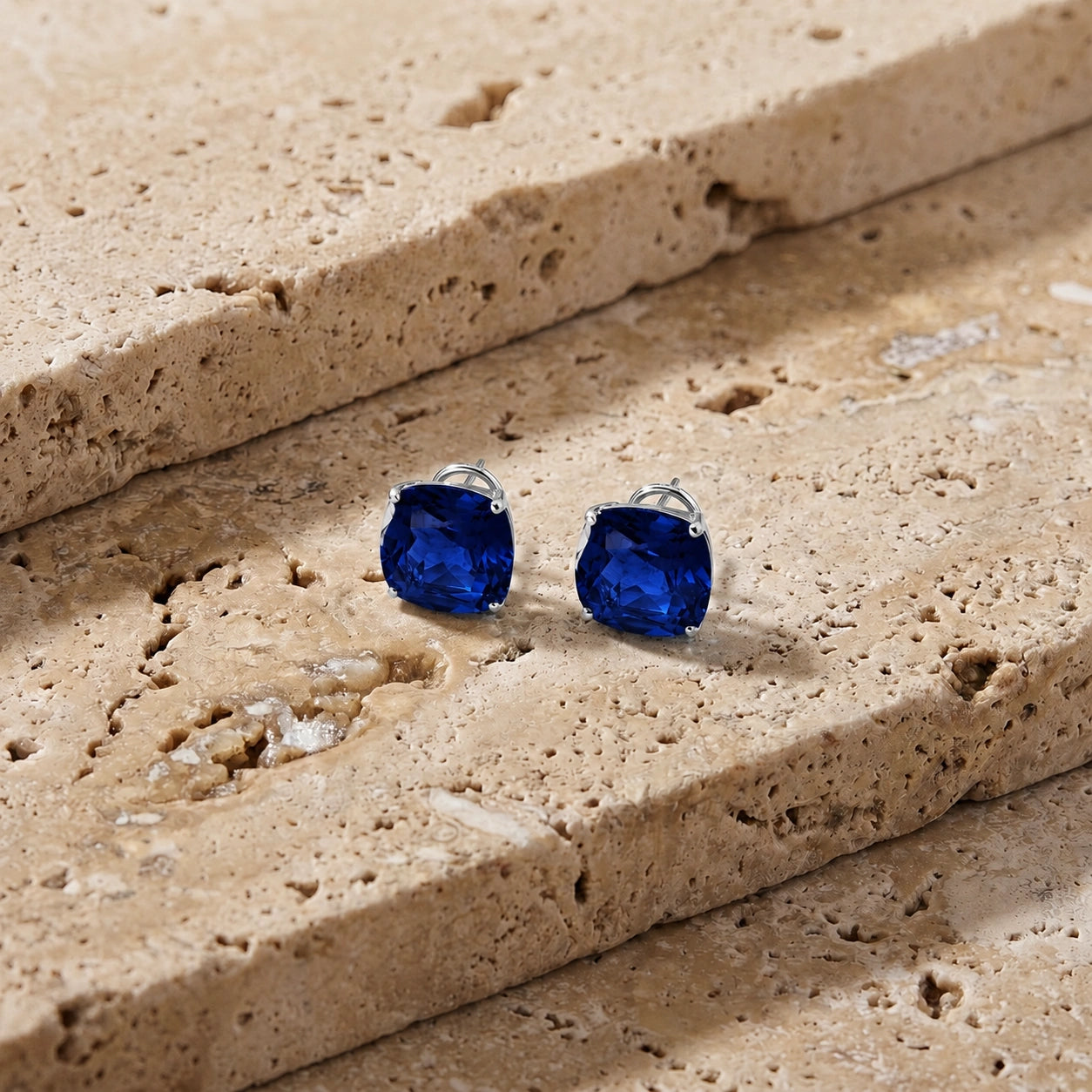 White Gold Sapphire — Mariagiuditta