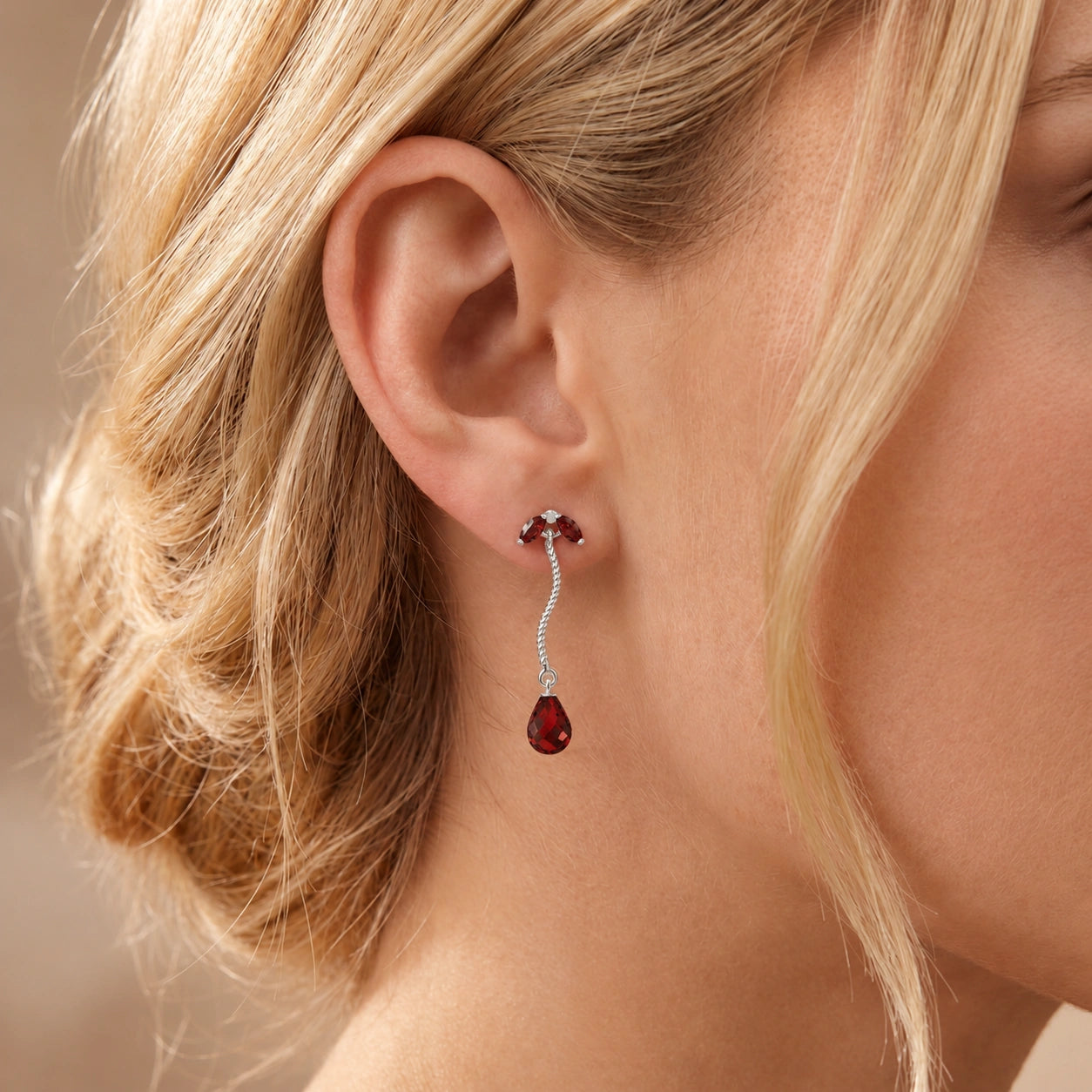 White Gold Garnet — Mariagiulietta