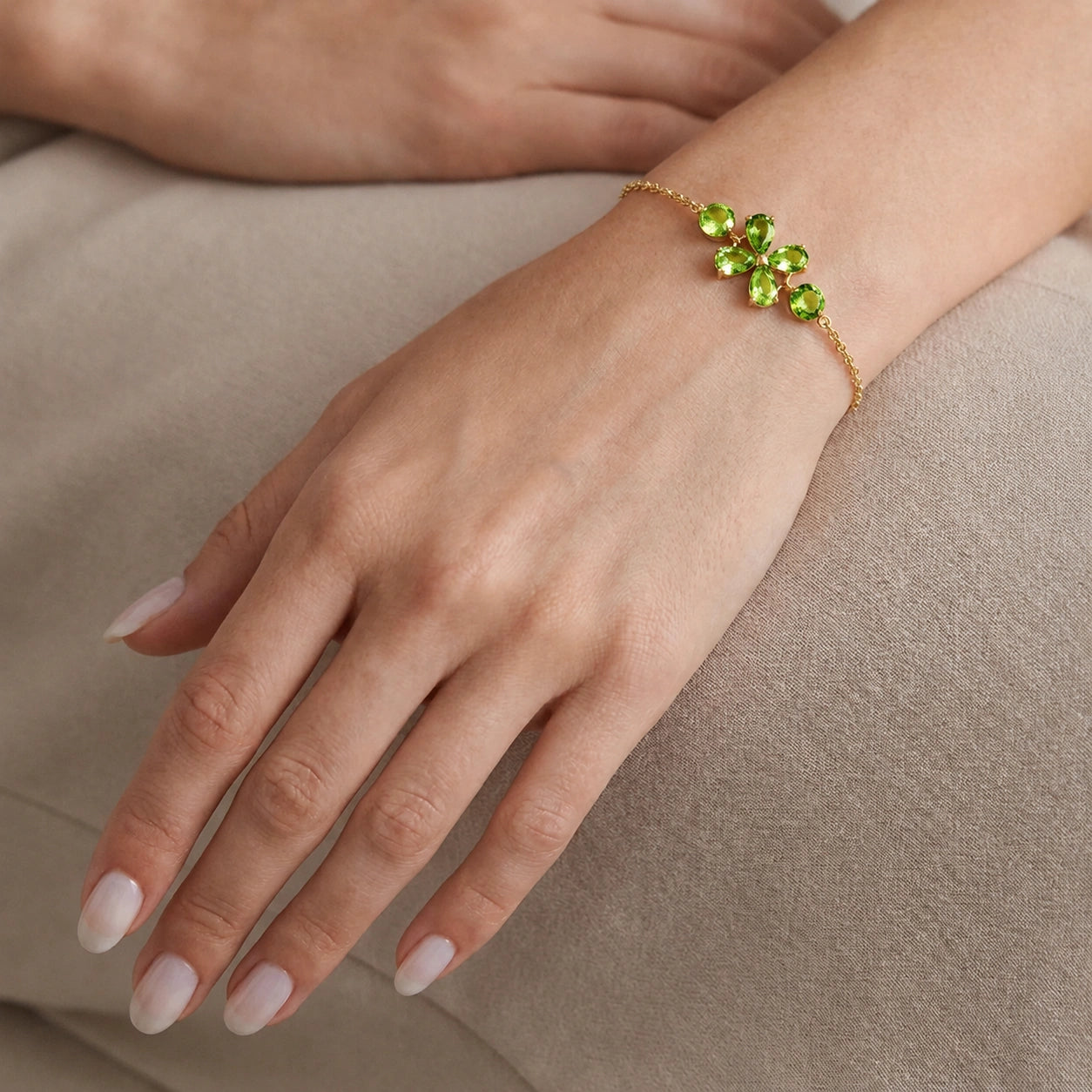 Yellow Gold Cluster Gemstone Bracelet Emerald 10K — Fioretta