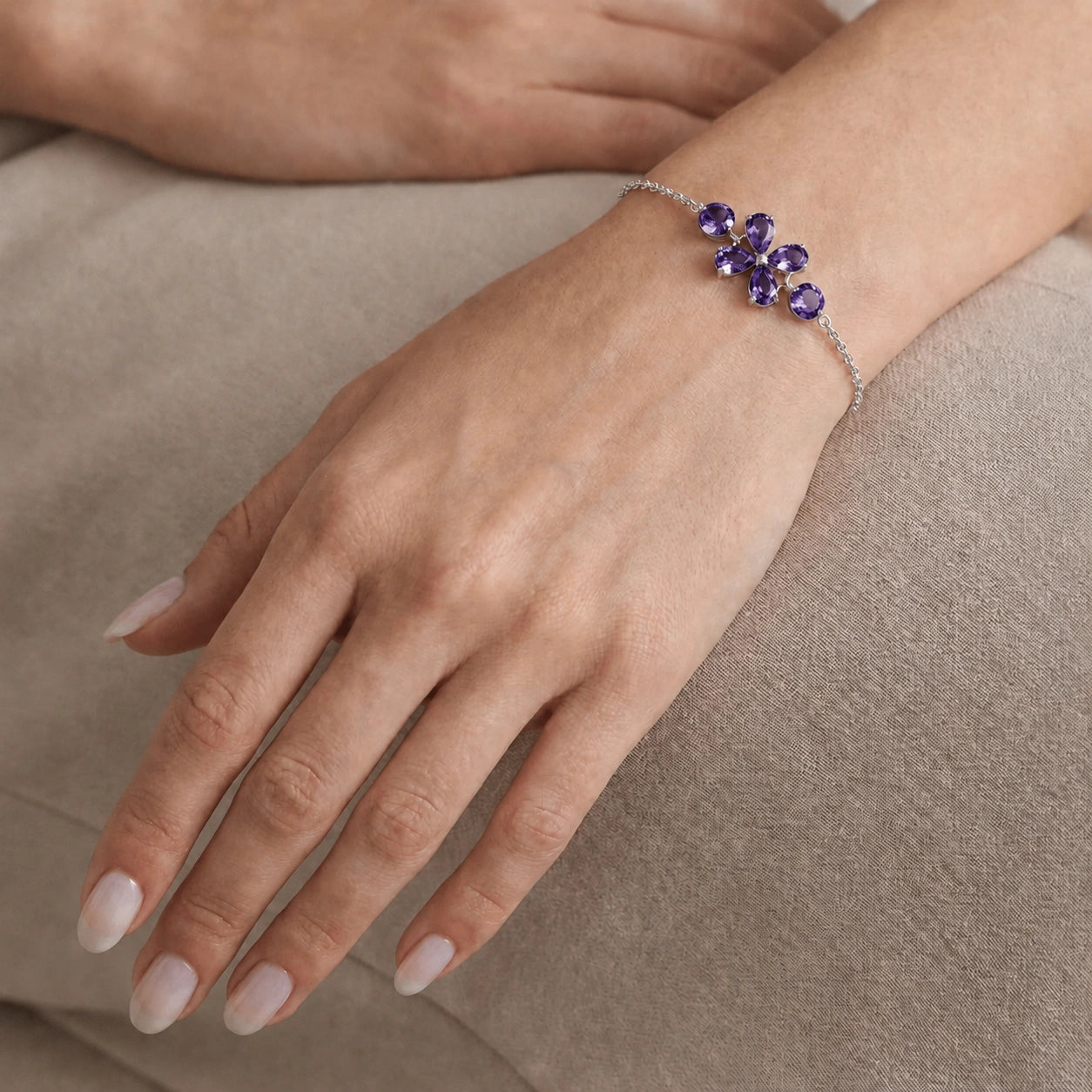 White Gold Cluster Gemstone Bracelet Garnet 10K — Fioretta