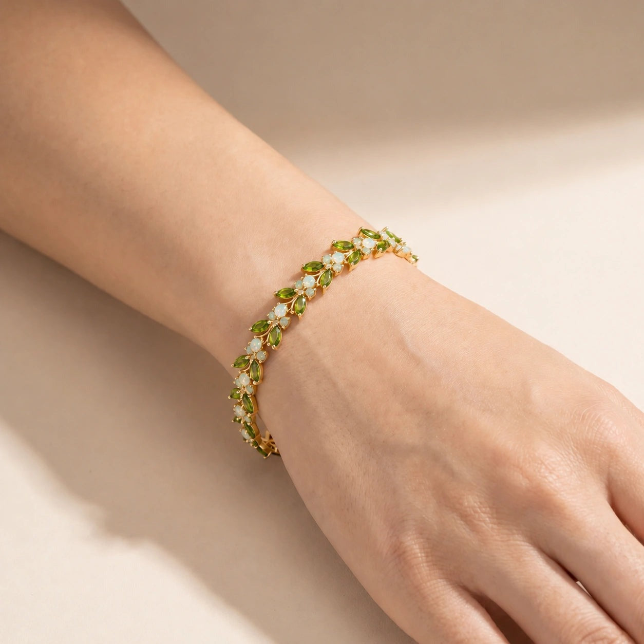 Yellow Gold Celeste Bracelet Peridot 10K — Elide