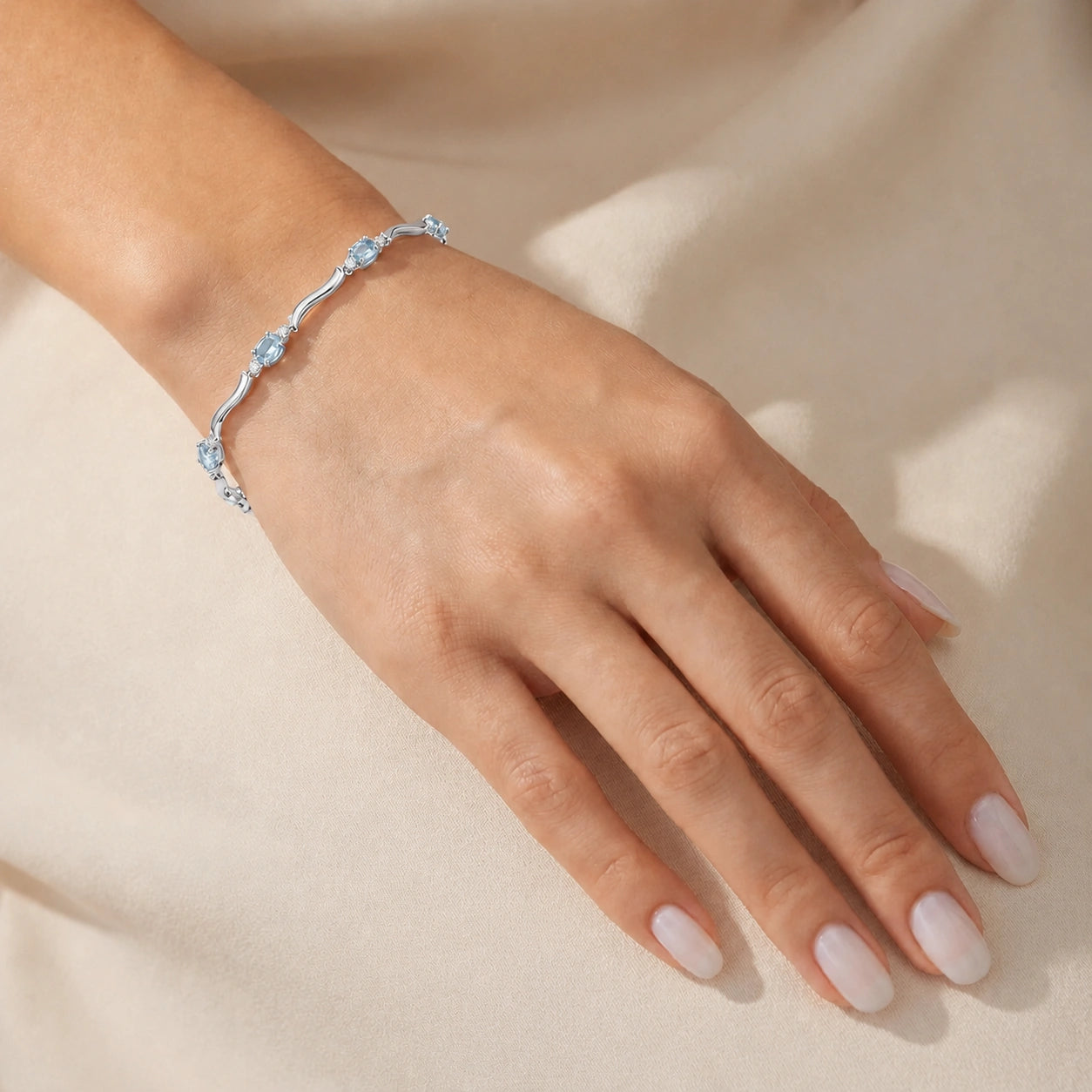 White Gold Aquamarine & Diamond — Mariaguendalina