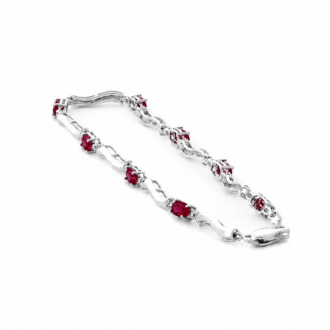 White Gold Ruby & Diamond — Mariaguendalina