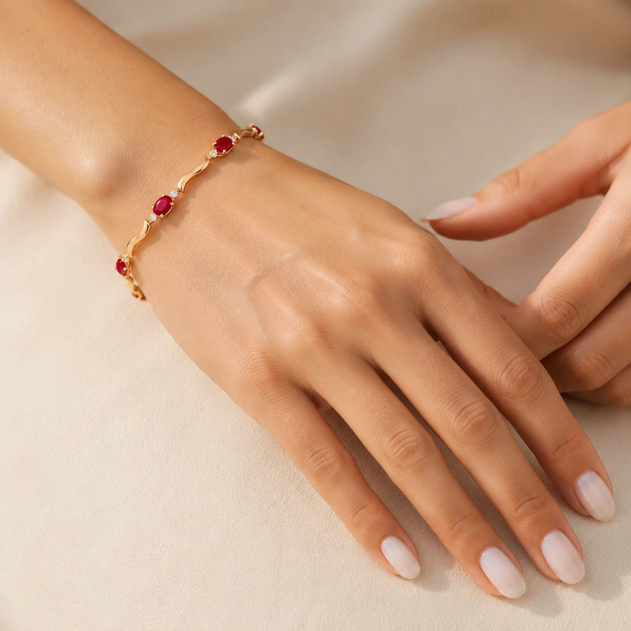 Yellow Gold Ruby & Diamond — Mariaguendalina