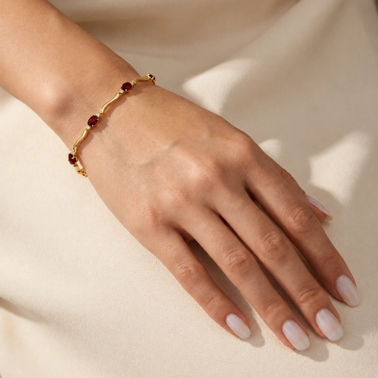 Yellow Gold Reverie Bracelet Garnet 10K — Elvira