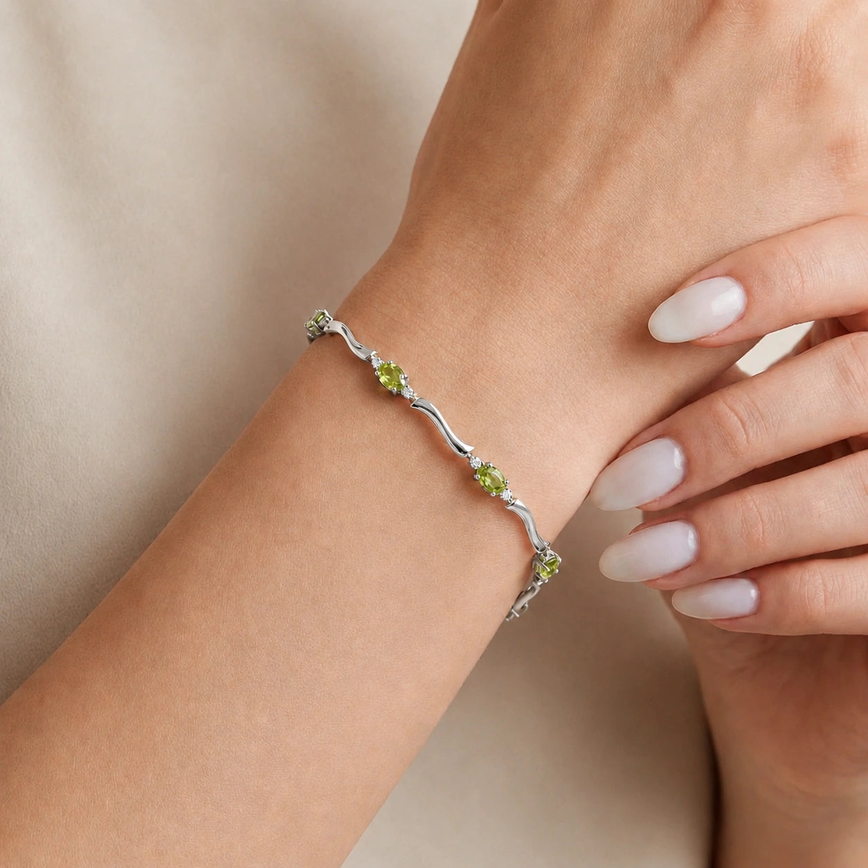 White Gold Reverie Bracelet Peridot 10K — Elvira