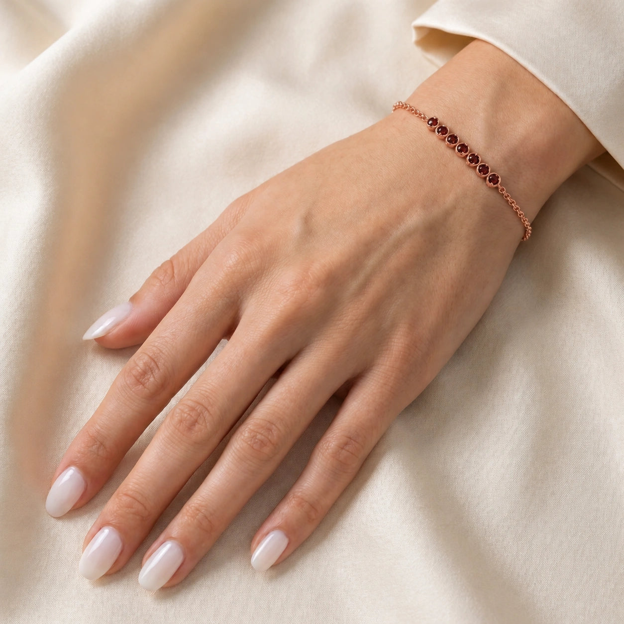 Rose Gold Bracelet Garnet 10K — Isolina