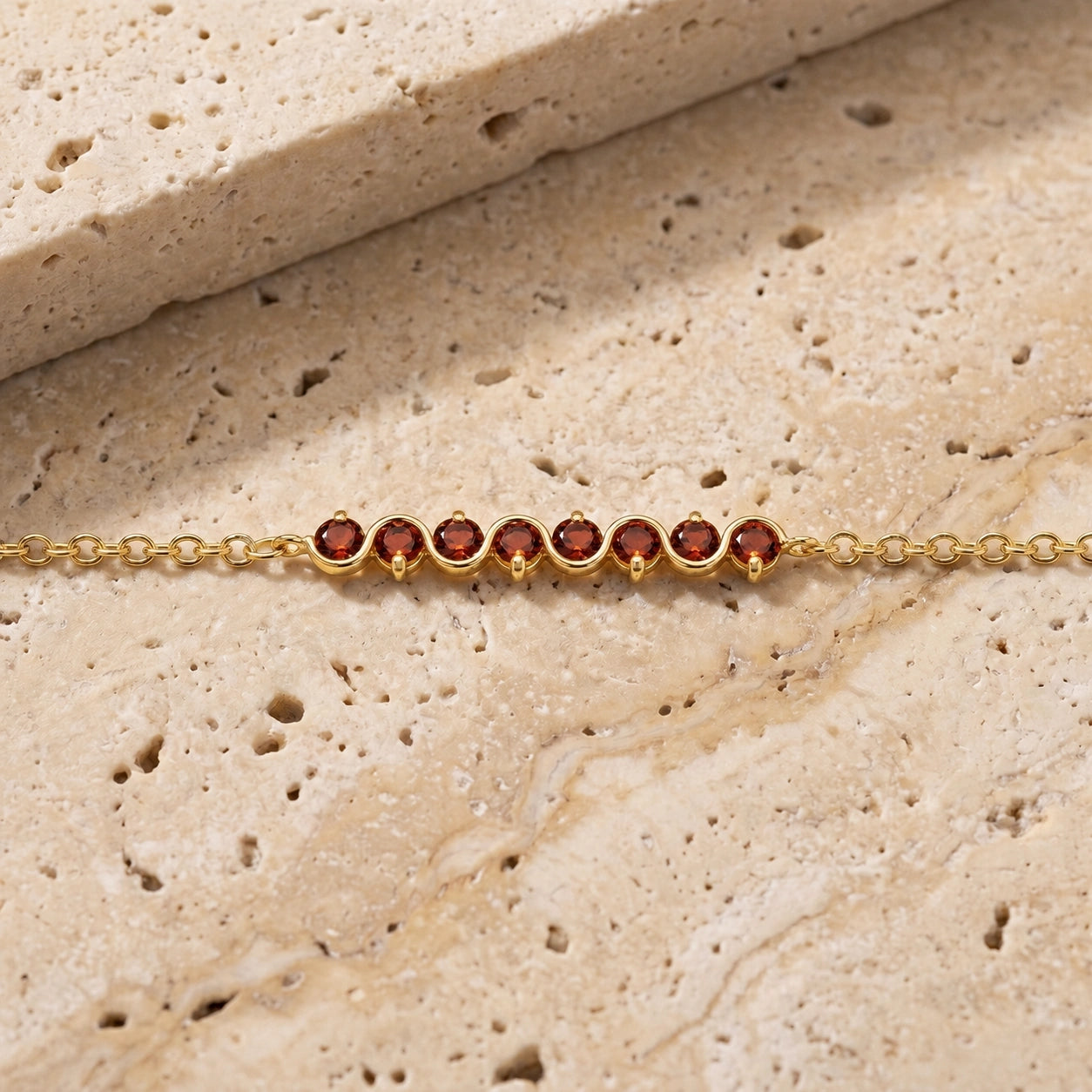 Yellow Gold Bracelet Garnet 10K — Isolina