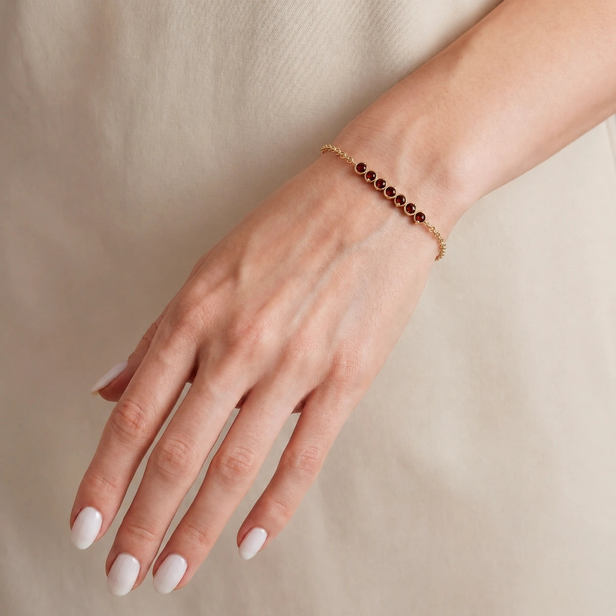 Yellow Gold Bracelet Garnet 10K — Isolina