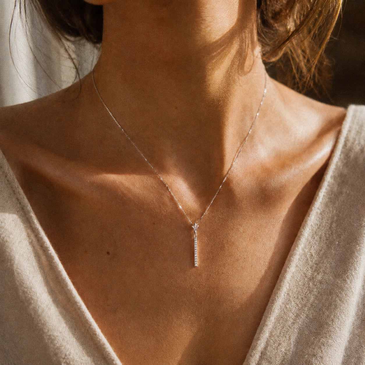 White Gold Petal Pendant Necklace Diamond 10K — Saveria