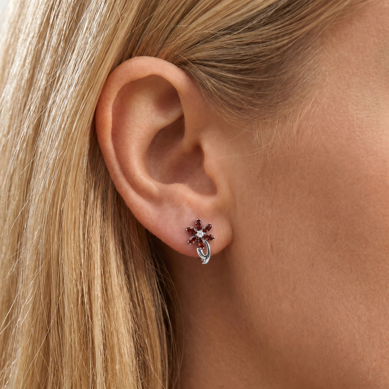 White Gold Earrings Garnet 10K — Carolina