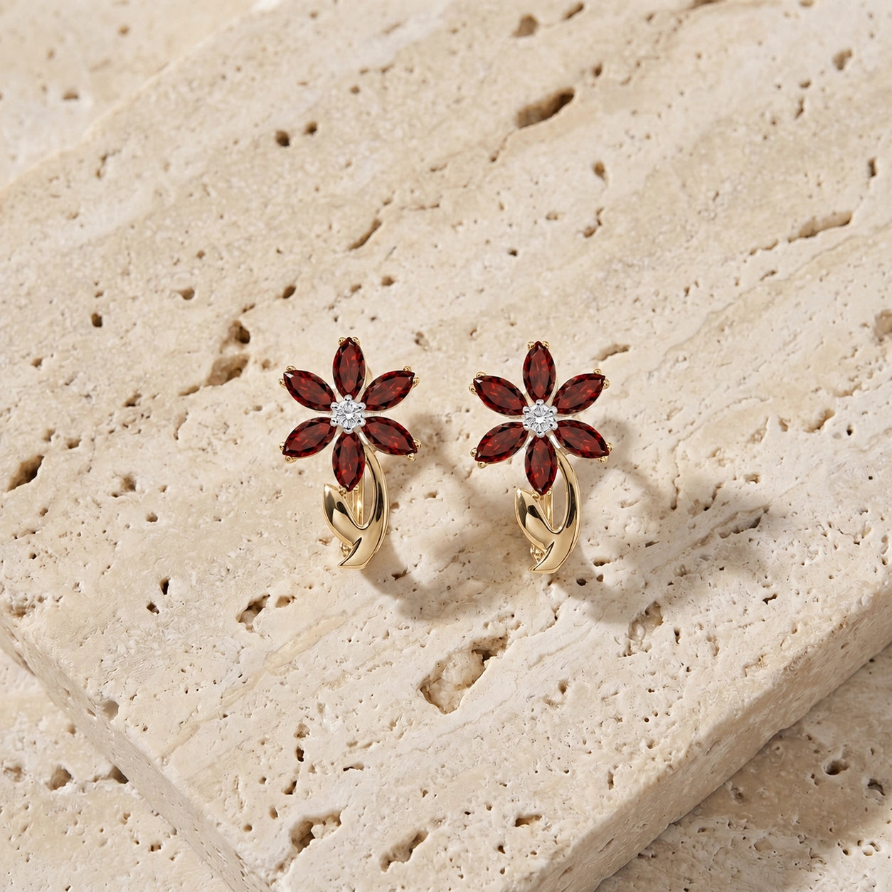 Yellow Gold Earrings Garnet 10K — Carolina