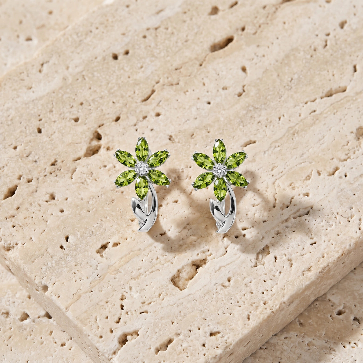 White Gold Earrings Peridot 10K — Carolina