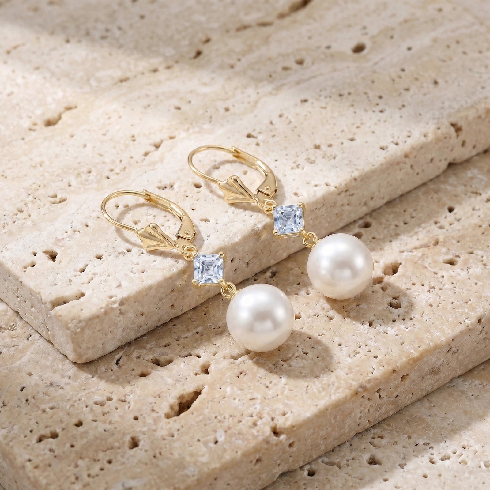 Yellow Gold Earrings Pearl 10K — Iole