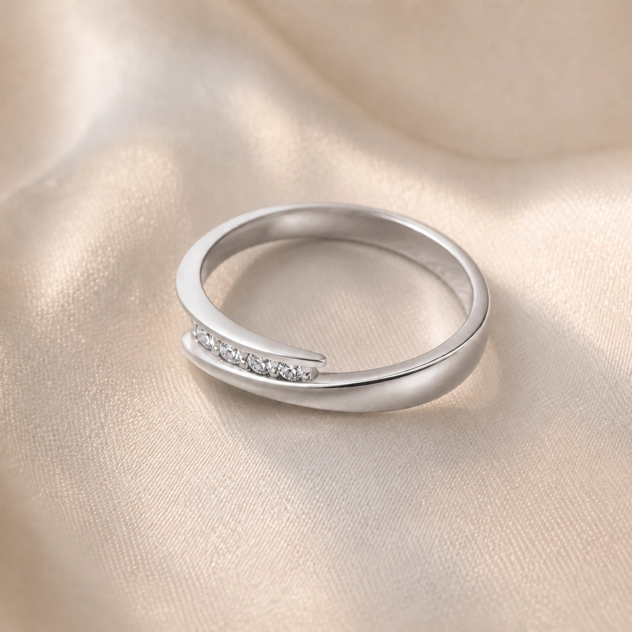 White Gold Engagement Ring Diamond 10K — Attilia
