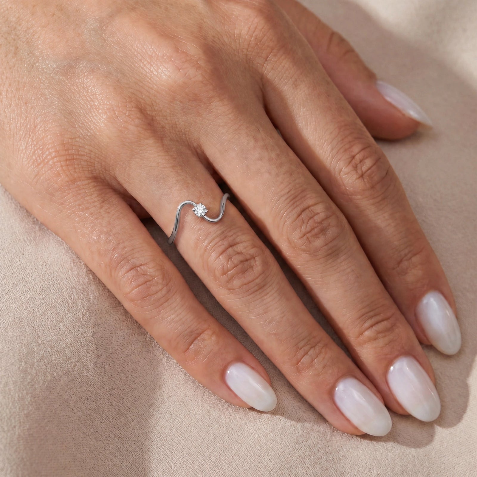 White Gold Reverie Engagement Ring Diamond 10K — Artemisia
