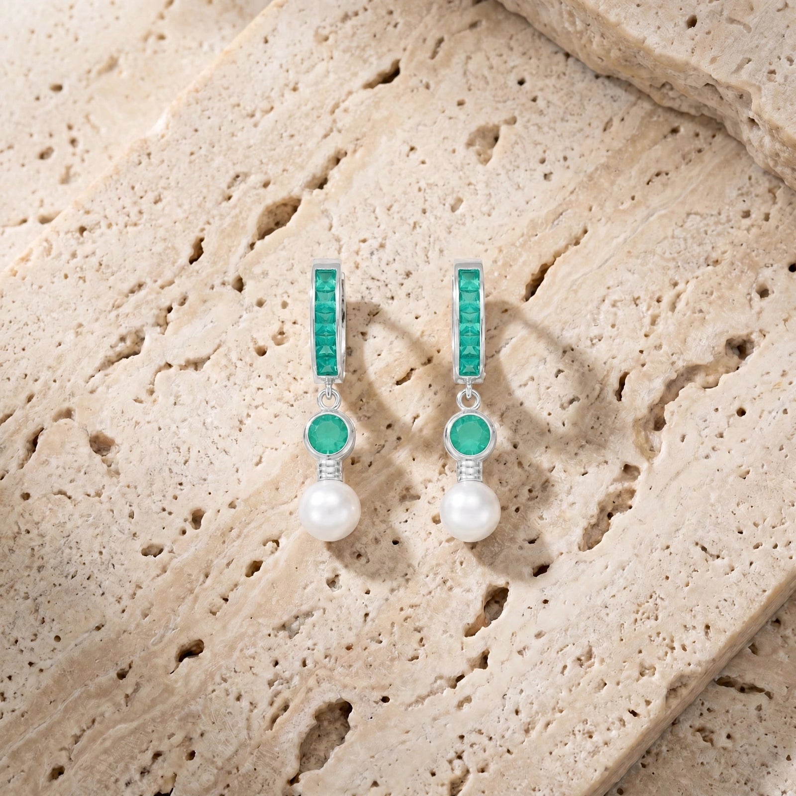 White Gold Classic Earrings Emerald 10K — Fabrizia