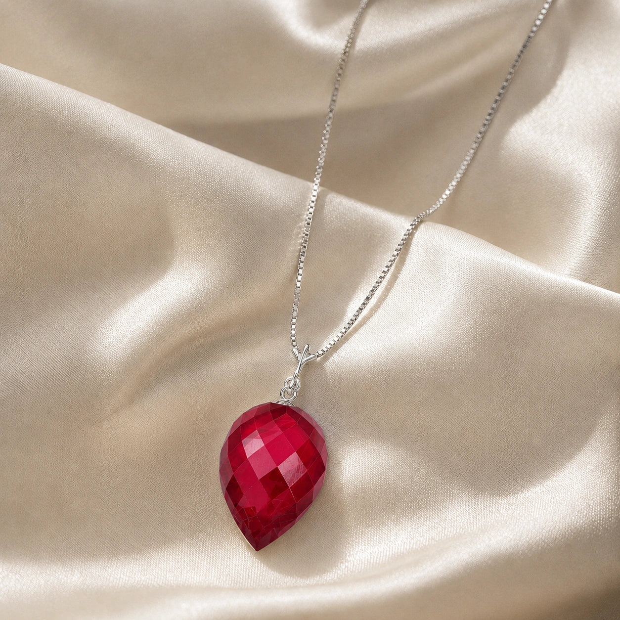 White Gold Pendant Necklace Ruby 10K — Irma