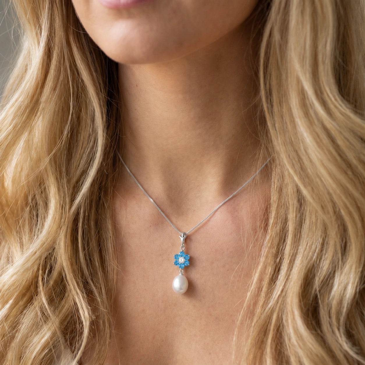 White Gold Diamond & Pearl & Blue Topaz — Mariapace