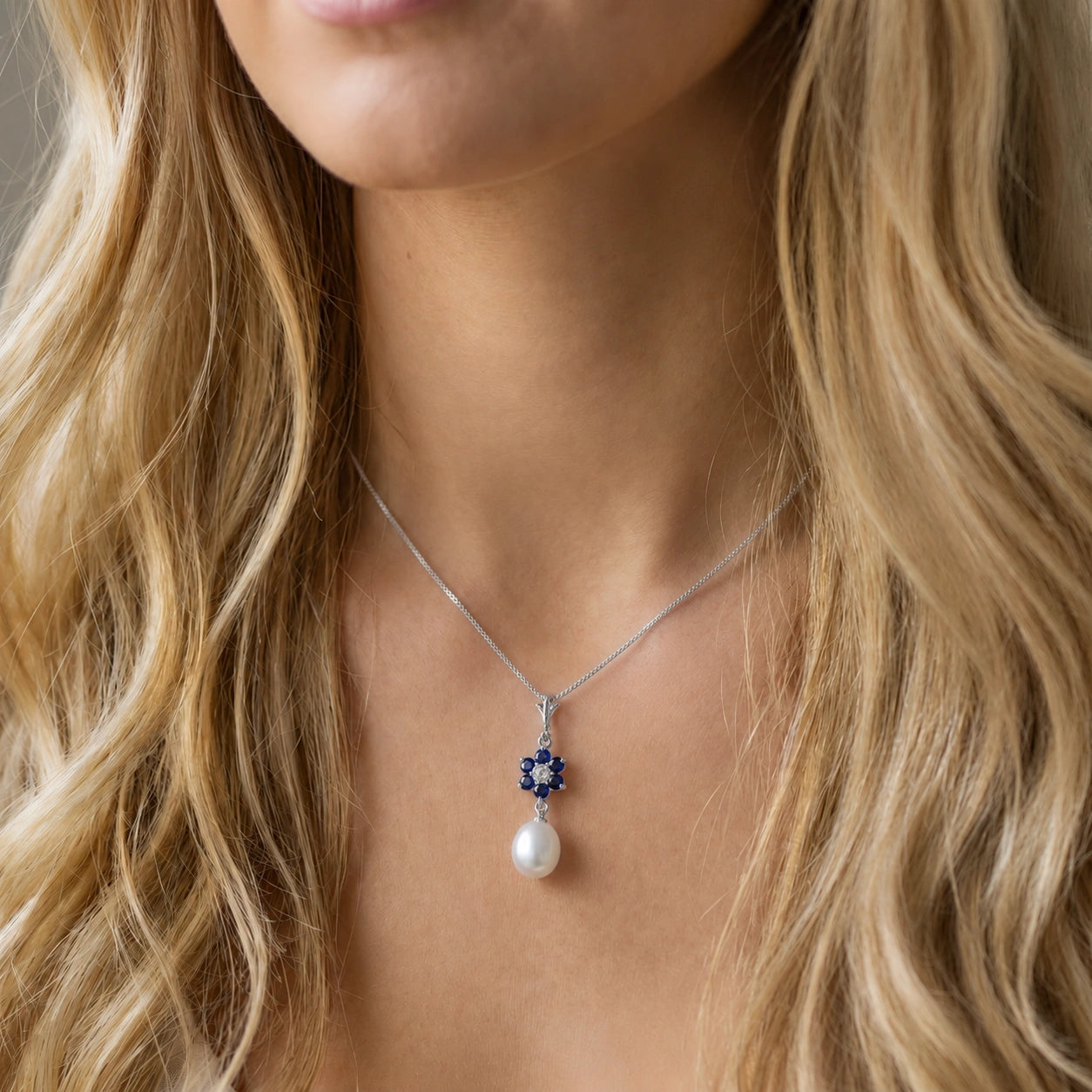 White Gold Diamond & Pearl & Sapphire — Mariapace