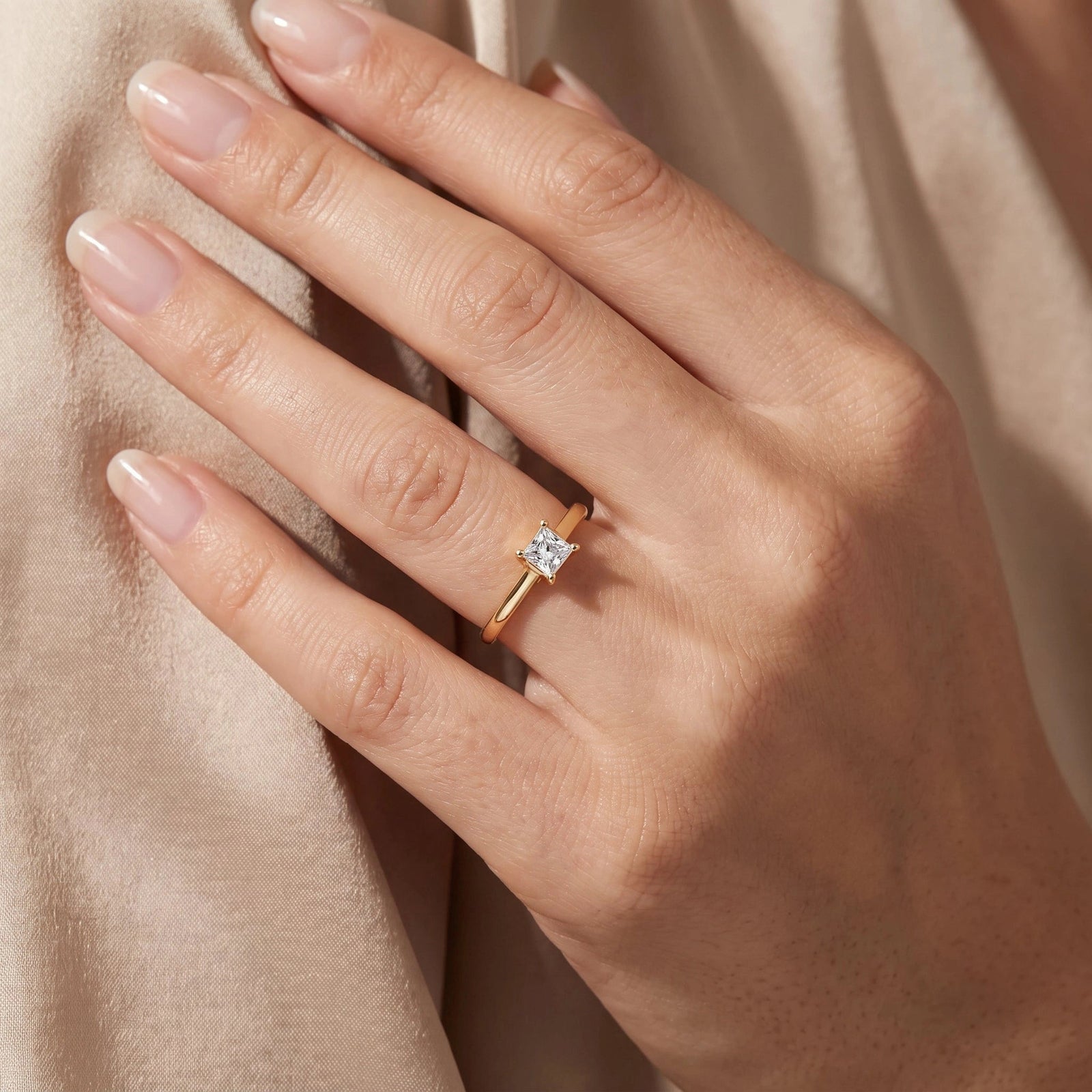 Yellow Gold Engagement Ring Diamond 10K — Sole