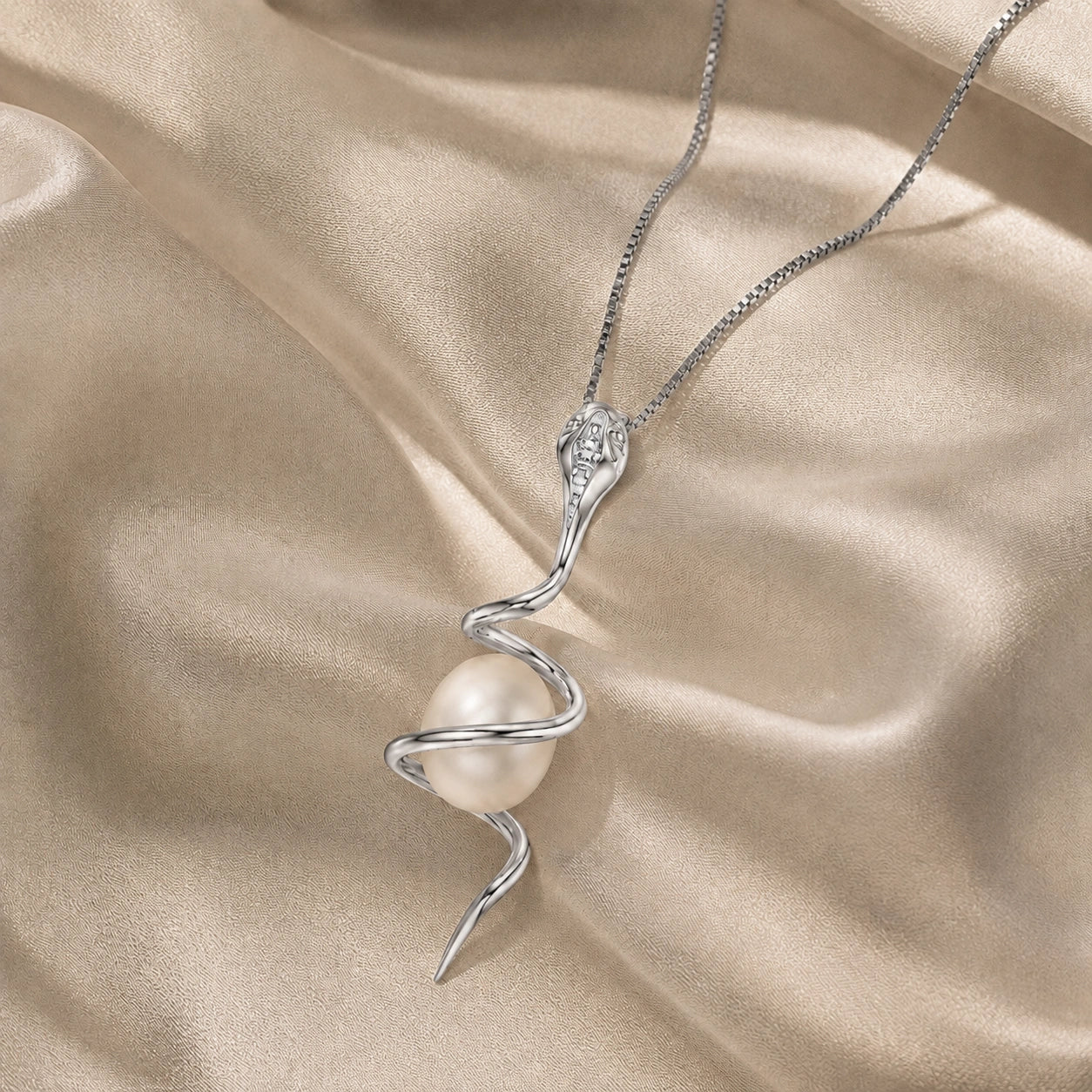 White Gold Pendant Necklace Pearl 10K — Adele